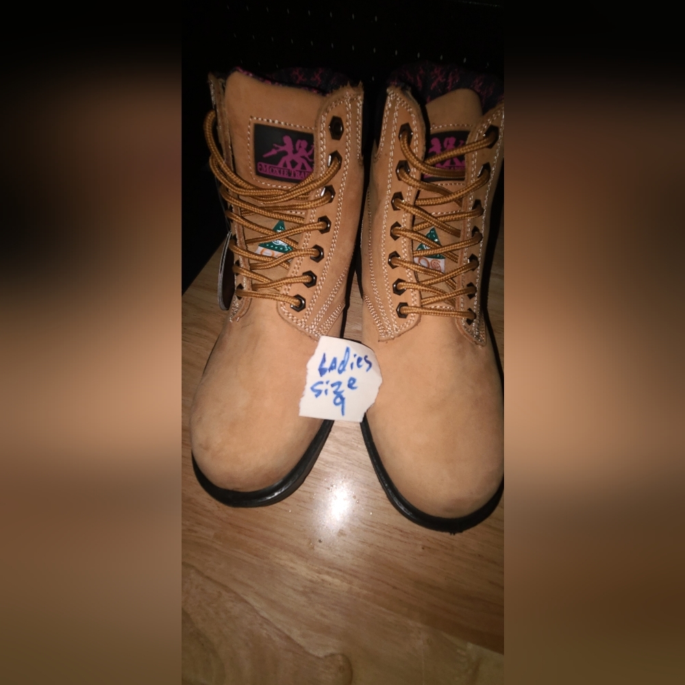 Moxie boots
